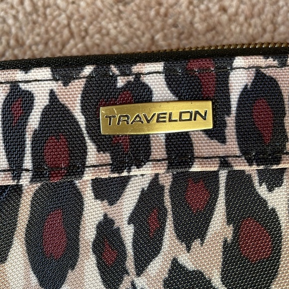 Travelon Leopard Print Wallet/Wristlet - Picture 6 of 7